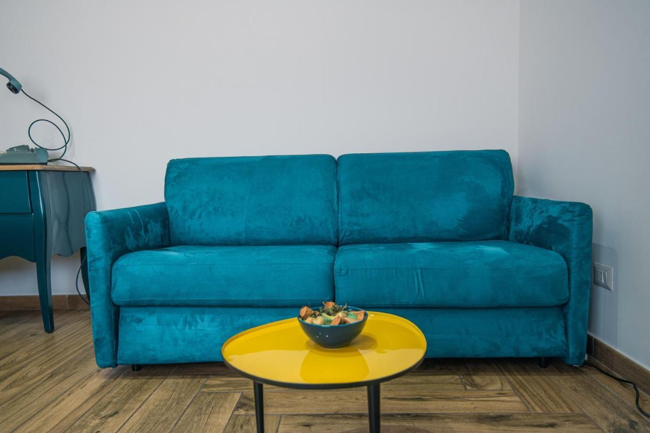 Hub Ferroviario - 12 Posti Letto Per Il Tuo Gruppo A Napoli Con Wifi E Netflix Bed and Breakfast Exteriör bild