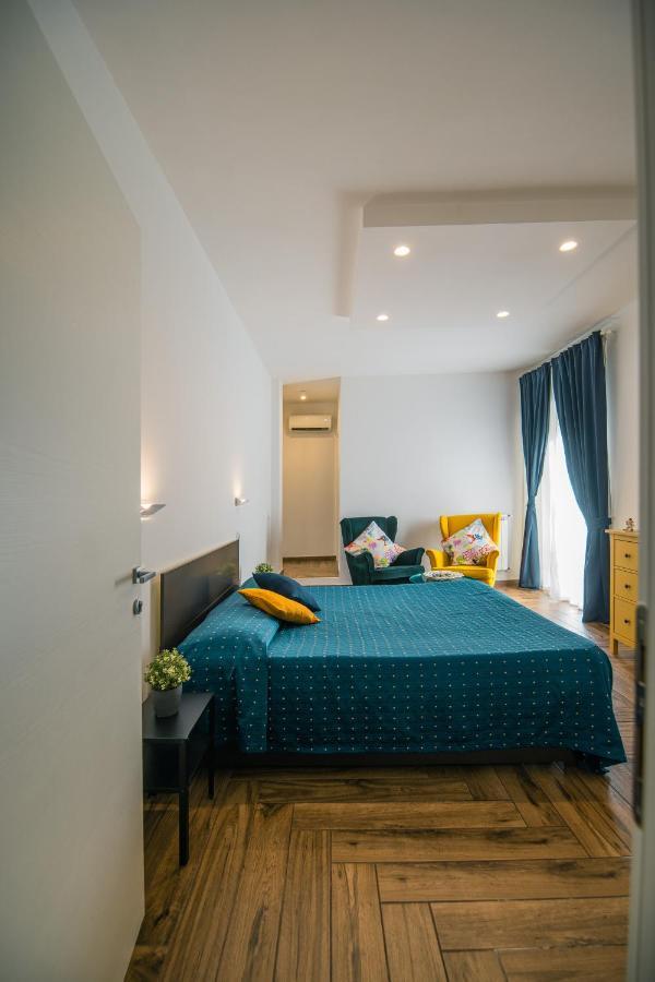 Hub Ferroviario - 12 Posti Letto Per Il Tuo Gruppo A Napoli Con Wifi E Netflix Bed and Breakfast Exteriör bild