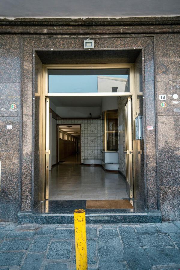 Hub Ferroviario - 12 Posti Letto Per Il Tuo Gruppo A Napoli Con Wifi E Netflix Bed and Breakfast Exteriör bild