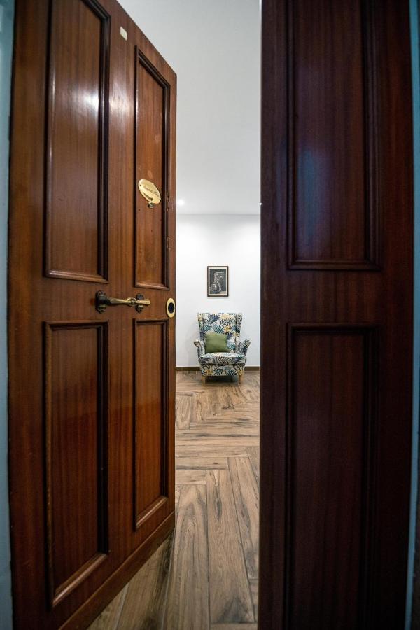 Hub Ferroviario - 12 Posti Letto Per Il Tuo Gruppo A Napoli Con Wifi E Netflix Bed and Breakfast Exteriör bild