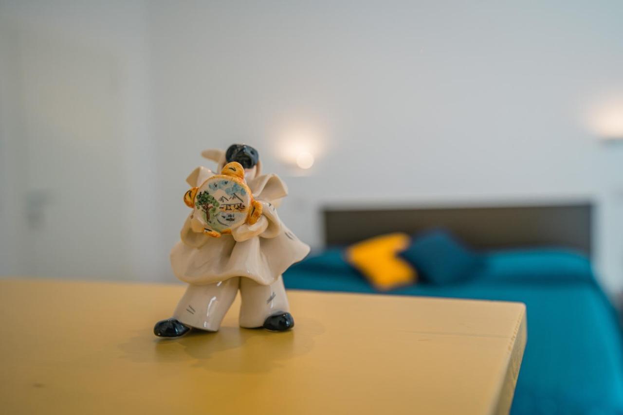 Hub Ferroviario - 12 Posti Letto Per Il Tuo Gruppo A Napoli Con Wifi E Netflix Bed and Breakfast Exteriör bild