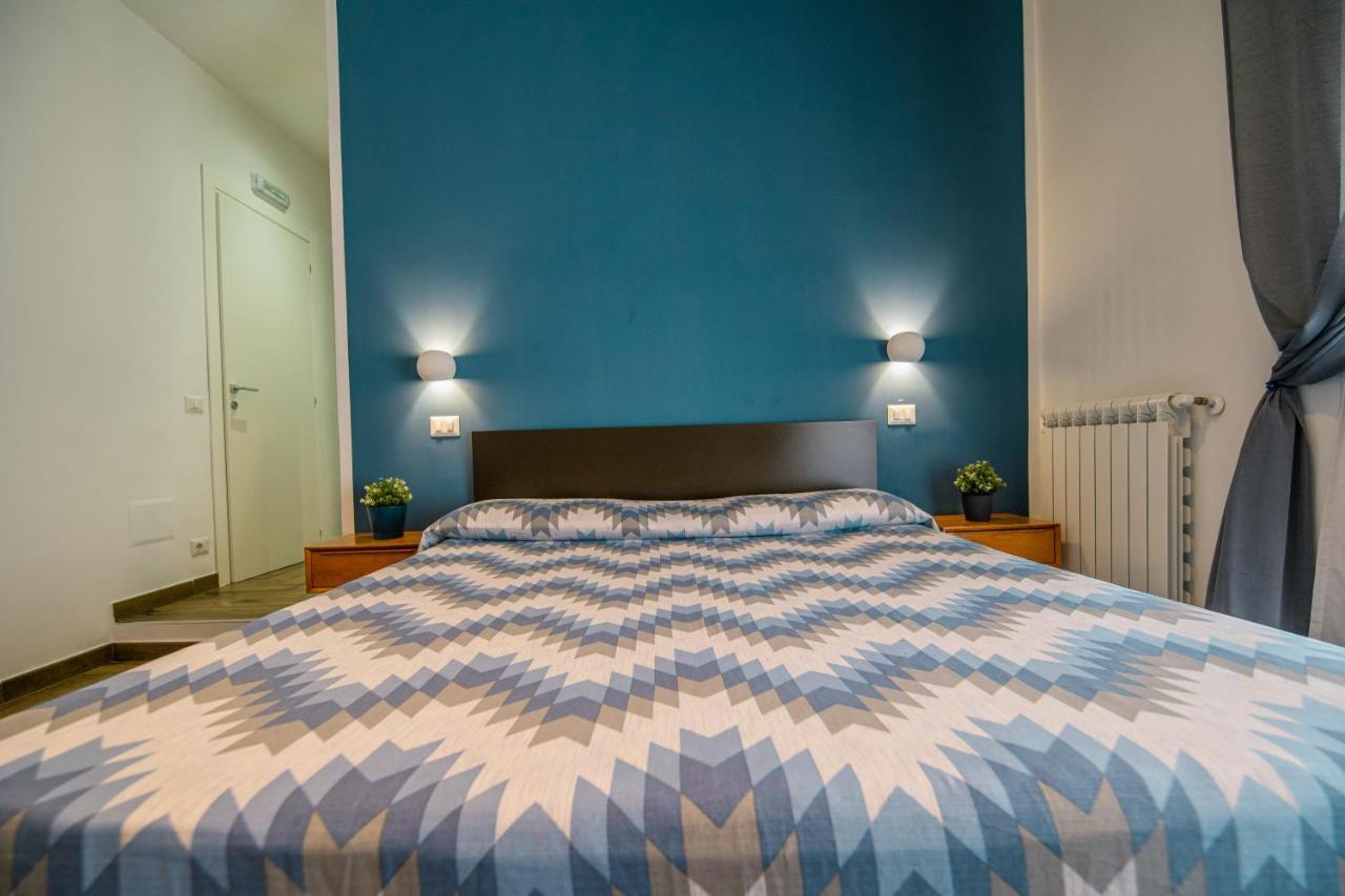 Hub Ferroviario - 12 Posti Letto Per Il Tuo Gruppo A Napoli Con Wifi E Netflix Bed and Breakfast Exteriör bild