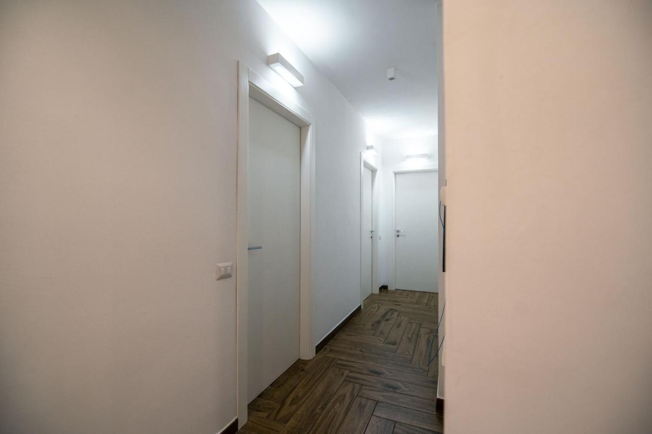 Hub Ferroviario - 12 Posti Letto Per Il Tuo Gruppo A Napoli Con Wifi E Netflix Bed and Breakfast Exteriör bild
